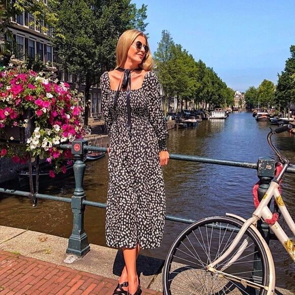 H&M Smock-detail Puff Sleeve Dress Bloggers fav - Picture 14 of 16